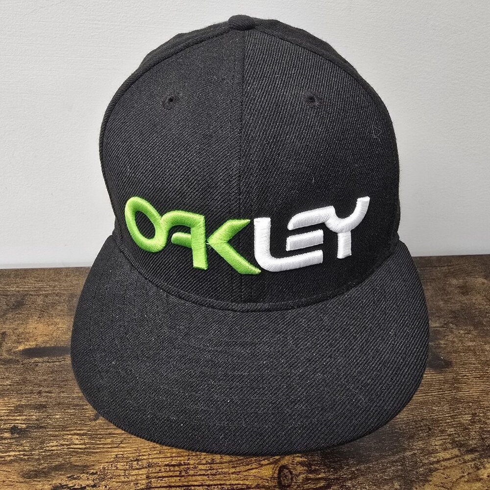 New Era 59FIFTY Oakley Cap Hat Fitted 7 3/8 Black 100% Wool Embroidered Logo